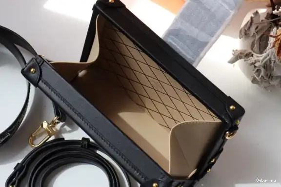 PETITE 1854 LOUIS VUITTON MALLE SINCE 0514